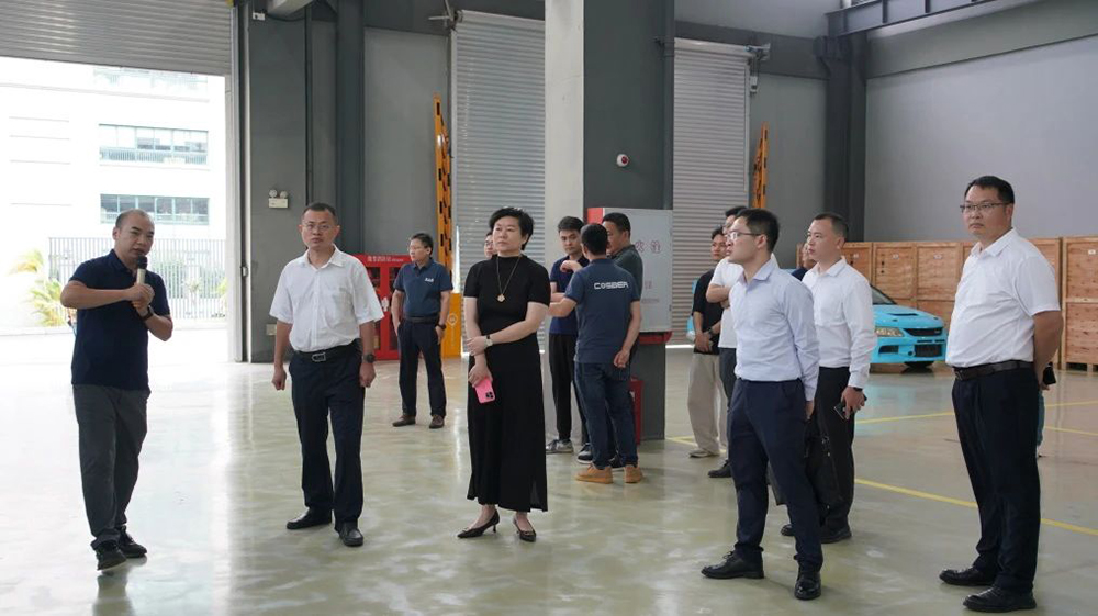 参观新能检测线